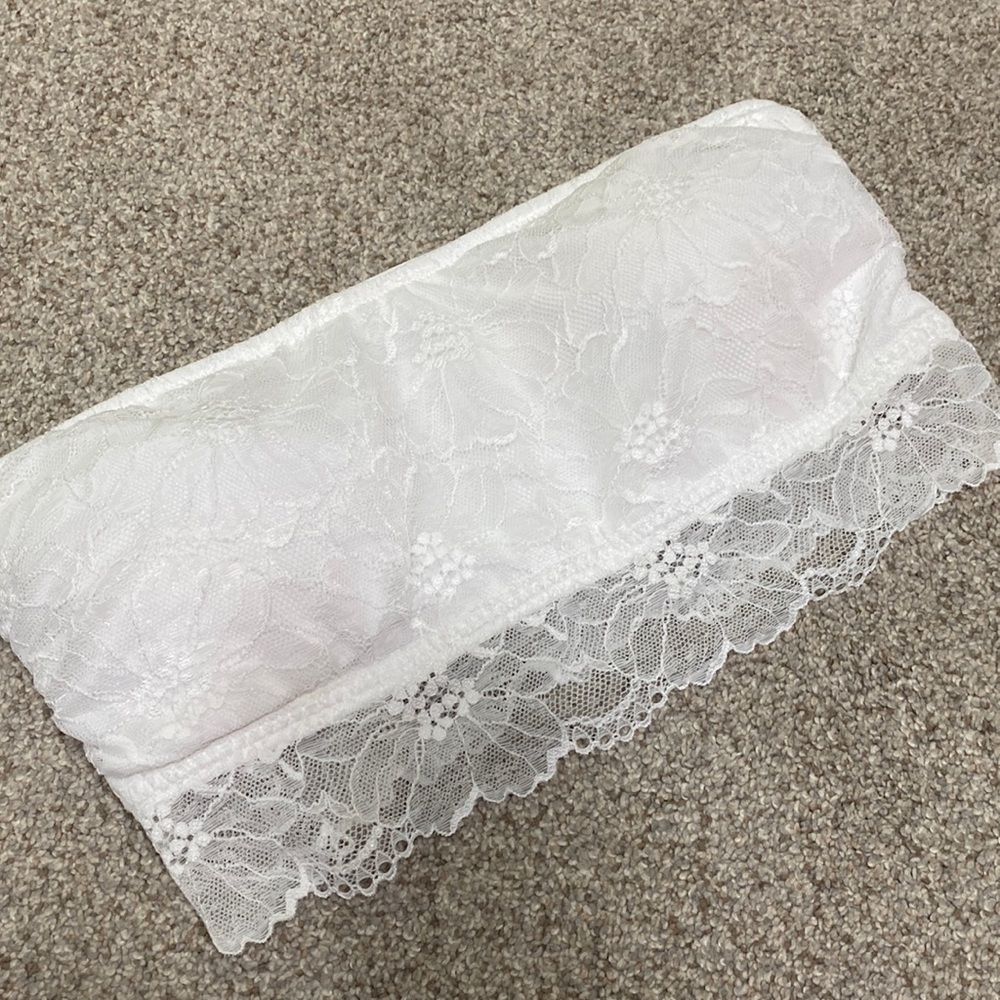H&M White Lace Strapless Bralette/Bandeau